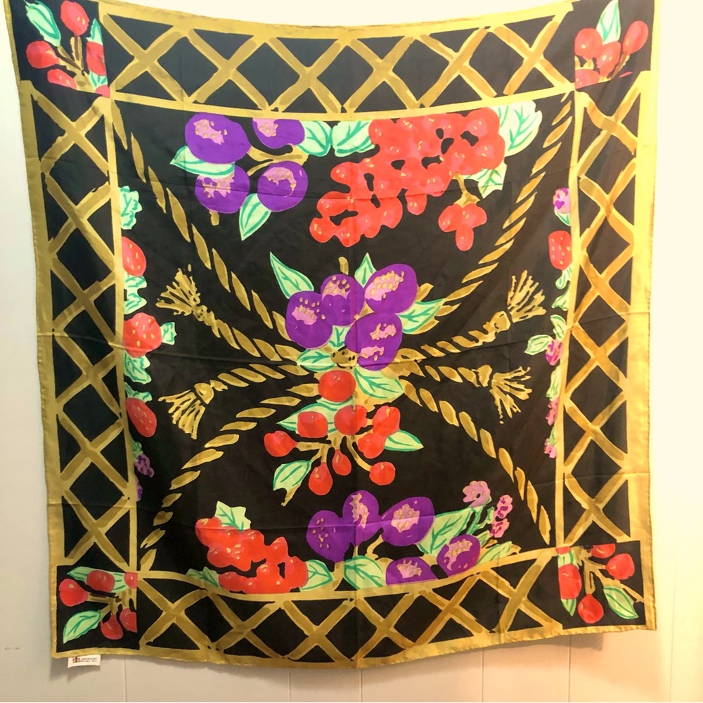 Vtg Giorgio of Beverly Hills silk large scarf